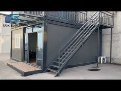 Pequeno escritório de contêineres