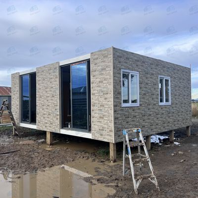 Casas modulares impermeáveis ao furacão impermeáveis ao som Construção de aço Casa de contêineres Casas pré-fabricadas com revestimento esculpido em metal